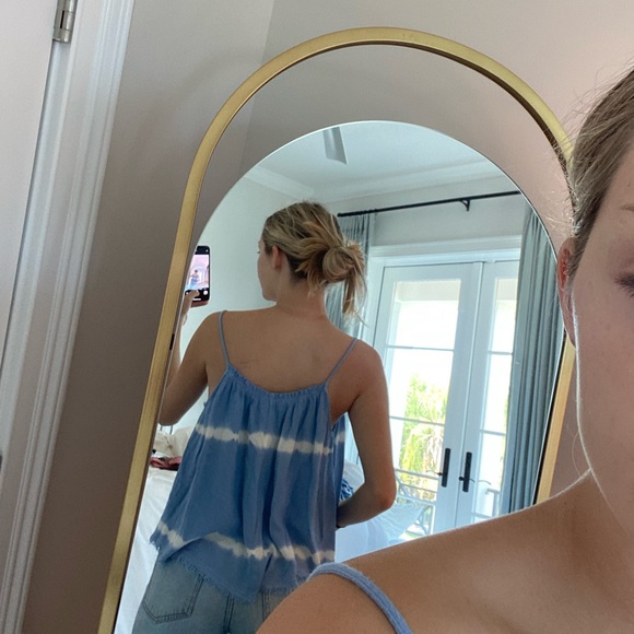 Blue&White Flowy Tank - Picture 2 of 2